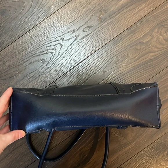 Liz Claiborne Handbag - Picture 5 of 11